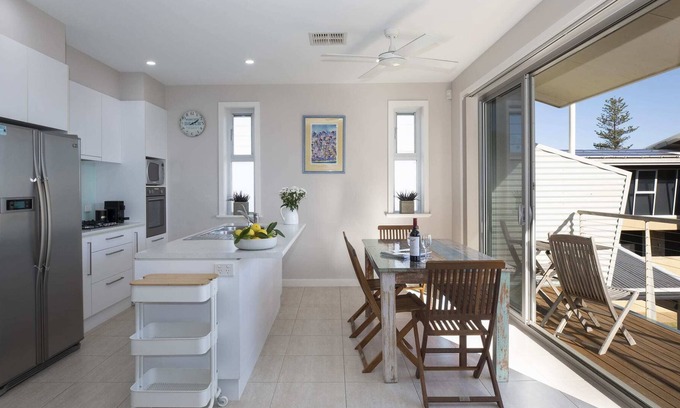 Moana House | ELANDRA - Seaside Escape for the Whole Family