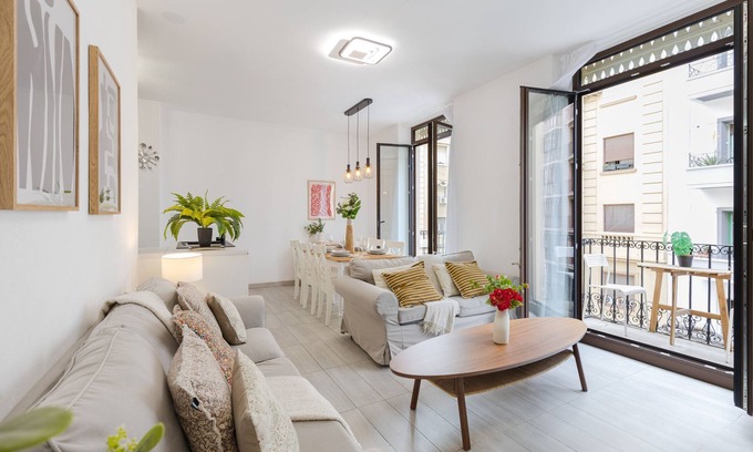 Alicante City Centre Apartment | Elegance CityScape