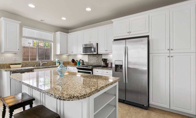 Portola Springs House | Elegancy Acme on Bright Poppy