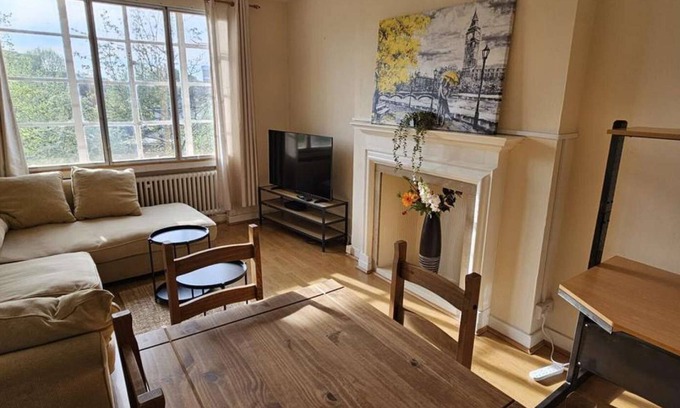 Kilburn Apartment | Elegant 1-Bed Flat Sleeps 5 NW6 Jubilee, Bakerloo & Overground Lines