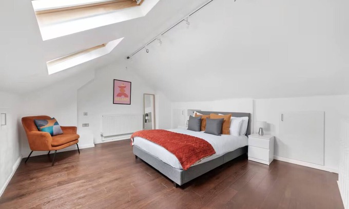 Highbury West Apartment | Elegant 2 BD | Terrace | Arsenal Tube 5' walk