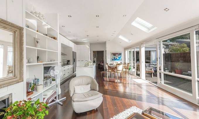 Epsom House | Elegant 3BR Villa with Private Pool