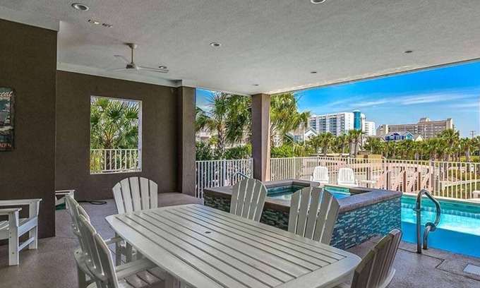 Windy Hill Apartment | Elegant 5-Bedroom Haven | Spa. Private Pool. Gym.