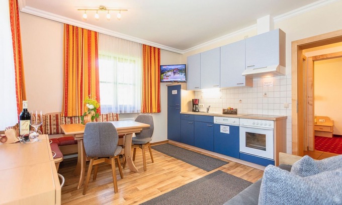 Vorderglemm Apartment | Elegant apartment near the ski bus