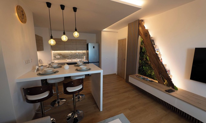 Saint-Jacques - Saint-Roch Apartment | Elegant apartment in the heart of Amiens, historic building with public parking lot