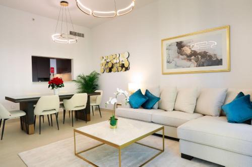 Bur Dubai Apartment | Elegant Apartment with Direct access to Dubai Mall
