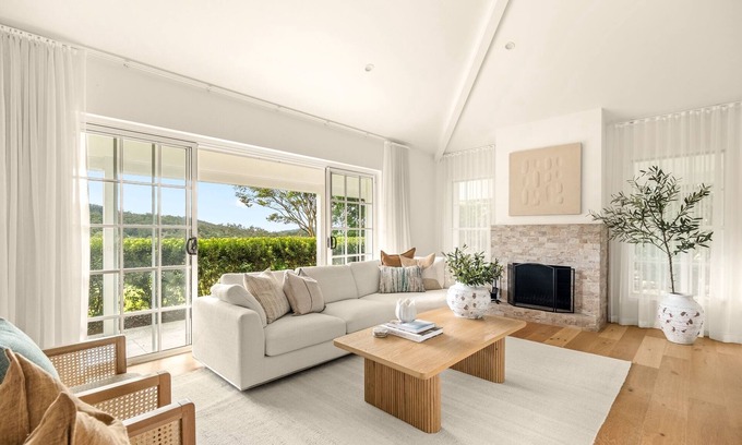 Bonogin House | Elegant Bonogin Retreat on Expansive Acreage