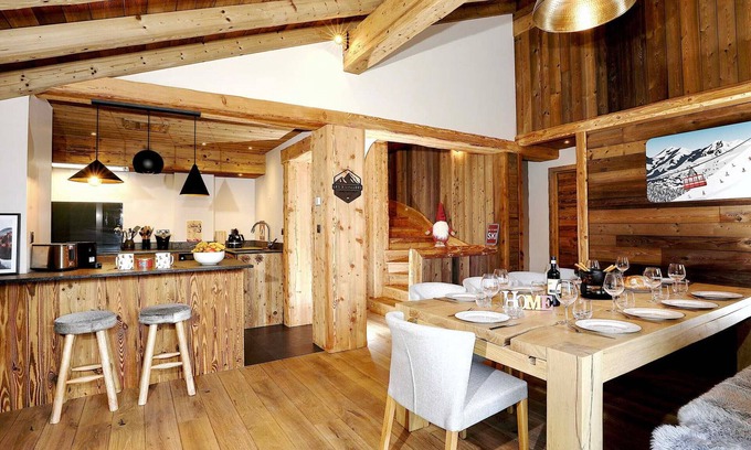 La Perriere Ski Chalet | Elegant Chalet in La Tania with Fireplace, Sauna, Pool Table, and South-Facing Terrace