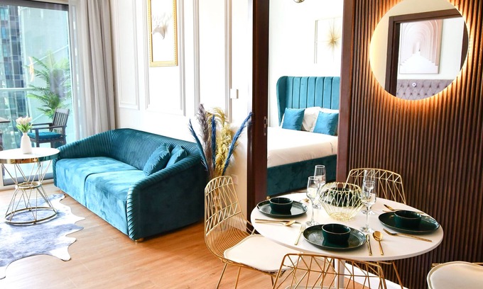 Downtown Dubai Apartment | Elegant & chic 2 BR Apartment Downtown