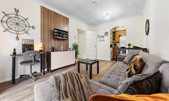 New Cross Apartment | Elegant City Centre - FBS Homes