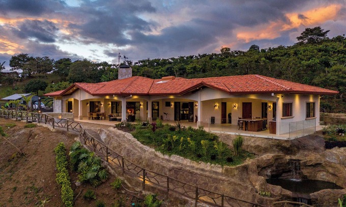 Naranjo House | Elegant Countryside Retreat in Gated Community – 3BR Luxury Home in Naranjo