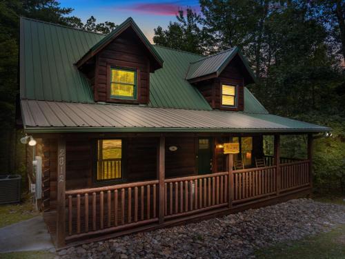 Gatlinburg - Pigeon Forge House | Elegant & Cozy Cabin Near Pigeon Forge
