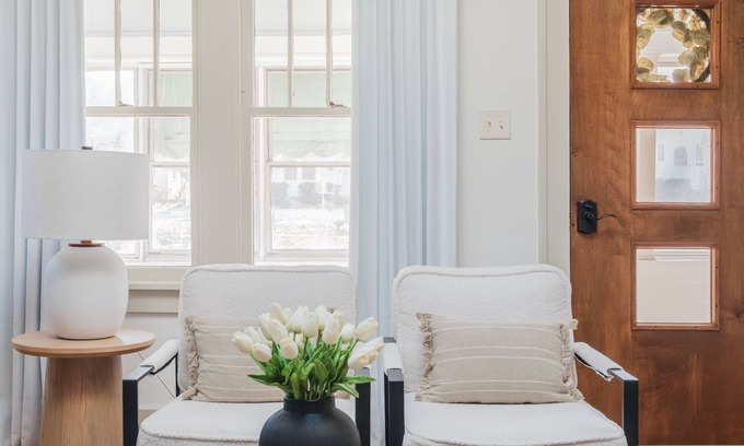 Champaign House | Elegant Family/Pet Friendly Cottage in Coveted Clark Park