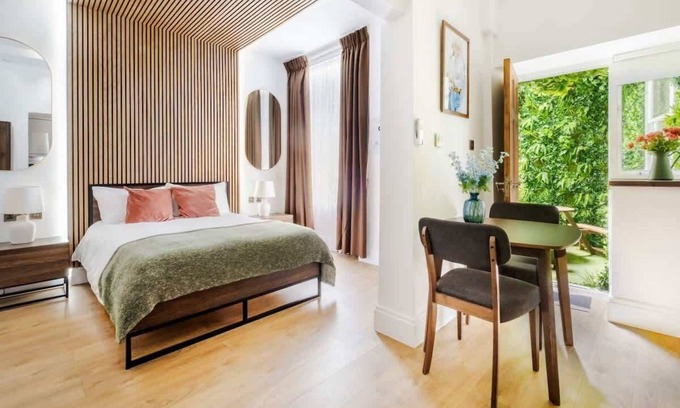 Marylebone Apartment | Elegant Flat by Marylebone High St. in the ♥️ of Central London, w/Patio & AC