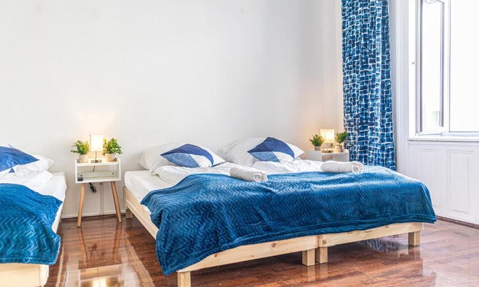 Ottakring Apartment | Elegant Haven: Stylish and Spacious 3BR Apartment