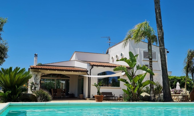 Monteroni di Lecce Villa | Elegant villa with swimming pool in Salento