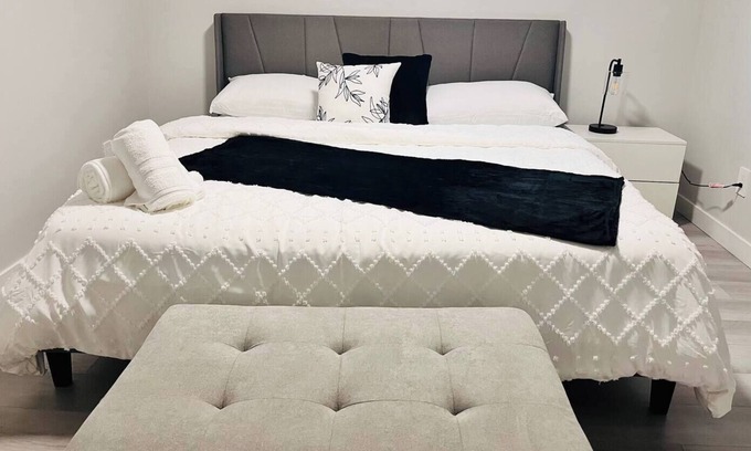 Southeast Edmonton Apartment | Elegant Legal Suite| King Beds| Private Entrance