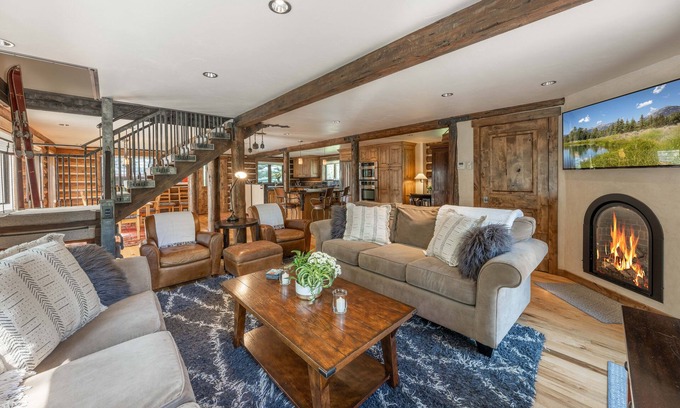 Moose Wilson Road House | Elegant log home offers the best of contemporary and classic