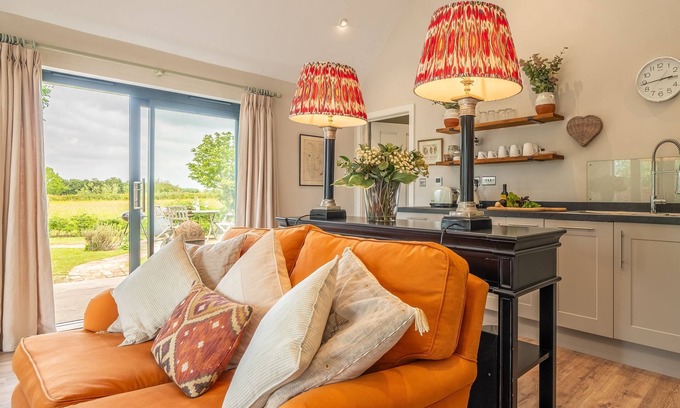 Ipswich Cottage | Elegant luxurious cottage - The Dove House