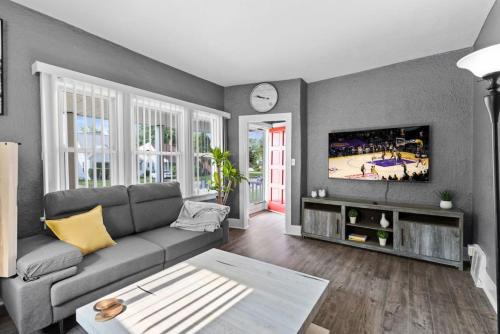 Berkley House | Elegant Luxury Home in Downtown Royal Oak Birmingham