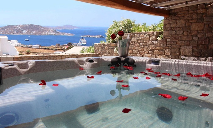 Tourlos Villa | Elegant Mykonos Villa | Villa Rowena | 4 Bedrooms | Breathtaking Sea Views |.