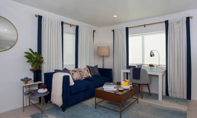 Ocean Park Apartment | Elegant Ocean View Studio in Prime Santa Monica Location