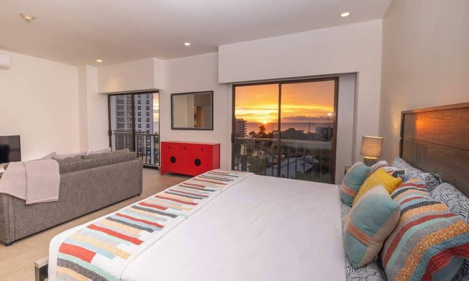 Barrio Santa Lucia Condo | Elegant Oceanview Penthouse - Steps from Jaco Beach & Nightlife