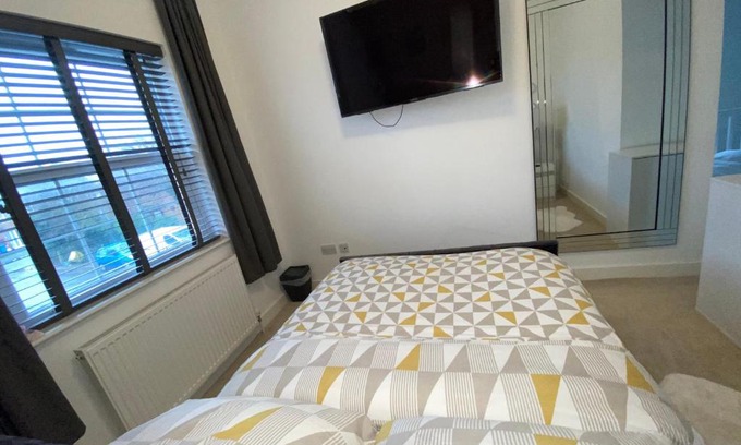 Sittingbourne House | Elegant room