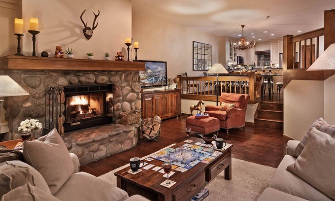 Highlands Townhomes House | Elegant Ski-In/Ski-Out Townhome in Beaver Creek