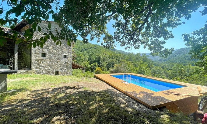 Borgo Pace House | Elegant stone villa with swimming pool