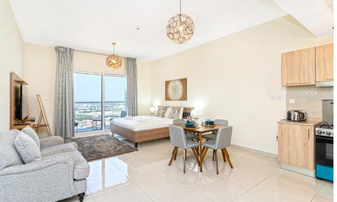 Business Bay Apartment | Elegant Studio in City Center with Balcony