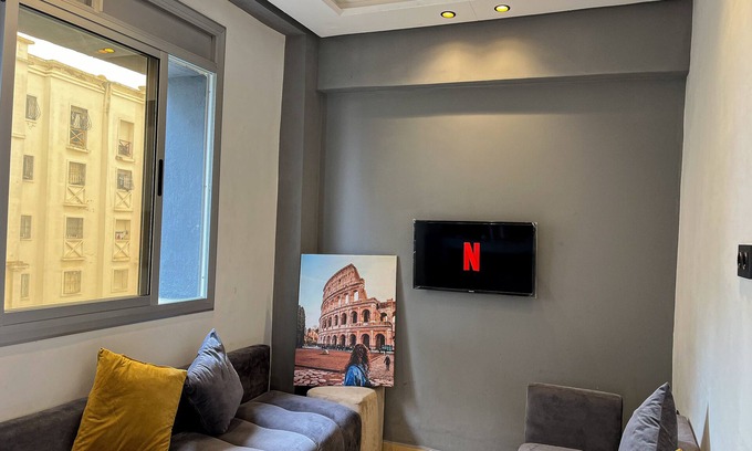 Boukhalef Apartment | Elegant, Sunny Apartment For A Unique Stay