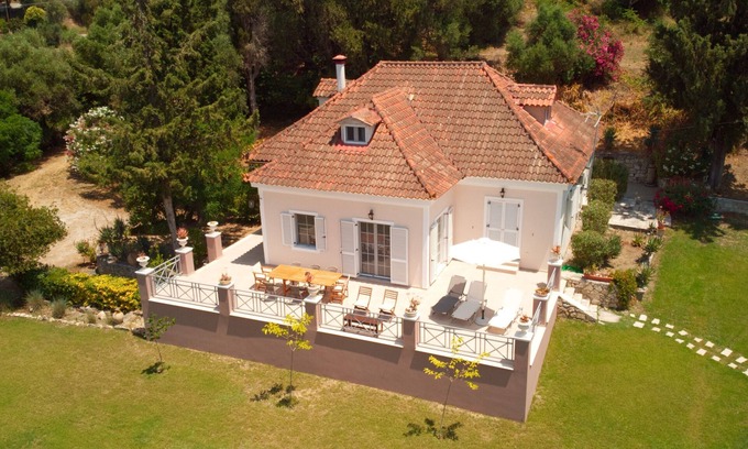 Kalamaki Villa | Elegant Villa - Ideal for relaxing Holidays!