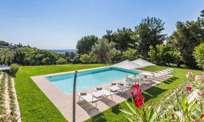 Monteprandone Villa | Elegant villa with pool 15 minutes from the beach of San Benedetto del Tronto