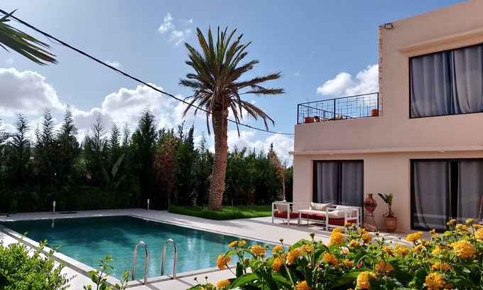 Doukkala-Abda Villa | Elegant villa with private garden and swimming pool, not overlooked