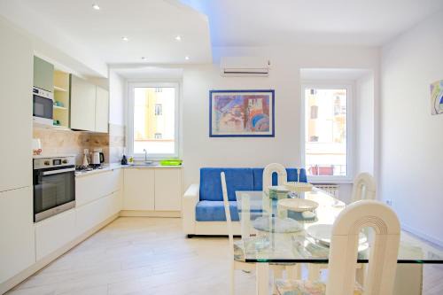Vatican Apartment | Elegantis Doris Suite Apartment - One Minute Walk to Vatican Museums