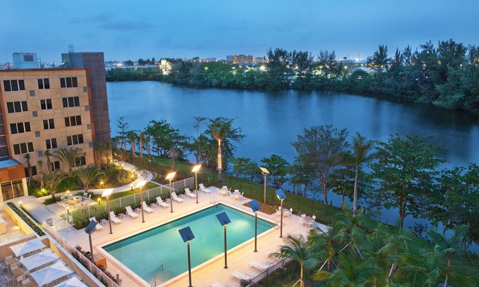 Seybold Hotel | Element Miami International Airport