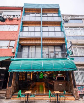 Moda Hotel | Elephant In The Room