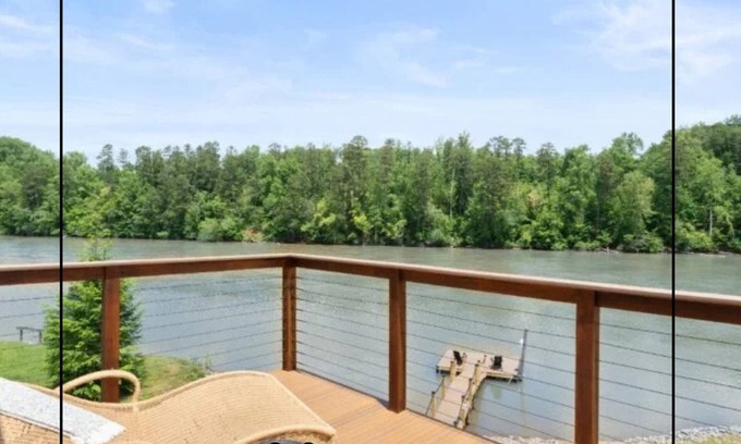 Rhodhiss Cottage | Elevated cottage on the Catawba River with lots of outdoor space!