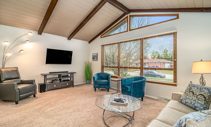 Elgin House | Elgin Rental- Greenridge