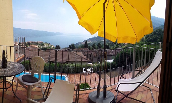 Gardola Apartment | Elisabetta - Theater Home, with marvellous lake view and pool