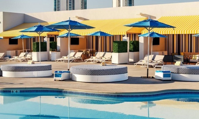 Gateway District Hotel | Elite 1 King at The STRAT Hotel, Casino & Tower
