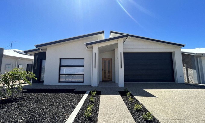 Port Hughes Apartment | Elite Oasis - Elegant New Home in the Dunes Estate