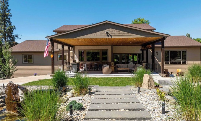 Coeur d'Alene House | Elk Country Lodge | Spectacular Home near Lake CDA