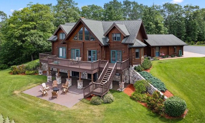 Mio Cabin | Elk Ridge Lodge! 1of2 Lodges Sleep60+ Great weddings/events/reunions and more!