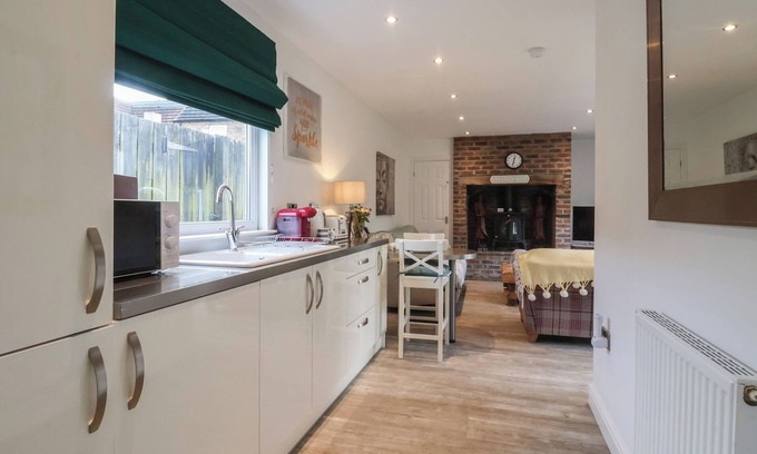 Hornsea Cottage | Ellesmere Cottage