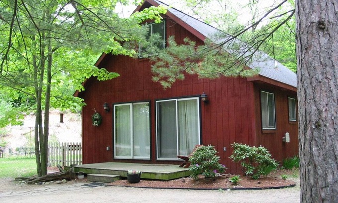 Grawn House | Ellis Lake Resort - Chalet - Interlochen/Traverse City