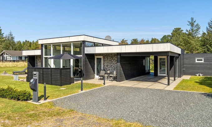 Hou House | "Elviira" - 350m from the sea by Interhome