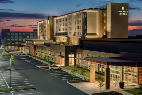 Noblesville Hotel | Embassy Suites By Hilton Noblesville Indianapolis Conv Ctr