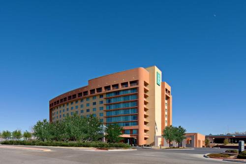 Albuquerque Hotel | Embassy Suites by Hilton Albuquerque
